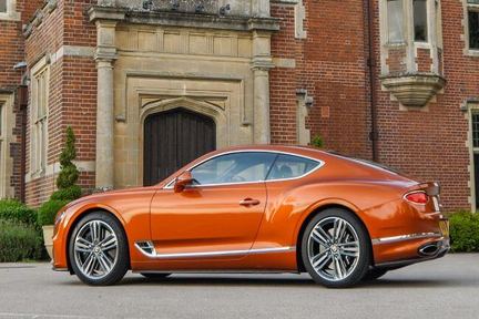 بررسی بنتلی کانتیننتال جی تی Bentley Continental GT: ظریف، راحت، باشکوه و مدرن