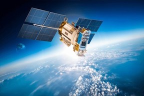 ماهواره‌های اسپیس‌ایکس، یک بوستر و چند ماموریت