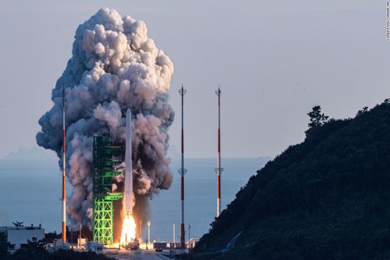 کره جنوبی برای اولین بار یک ماهواره را با راکت ساخت این کشور روانه فضا کرد