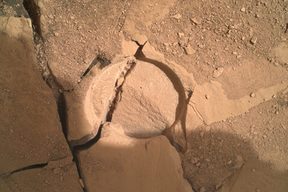 شکنندگی و ظاهر عجیب؛ مریخ‌نورد استقامت نمی‌تواند از سنگ‌های مریخ نمونه بردارد