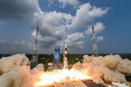 هند ۹ ماهواره را به مدار زمین برد