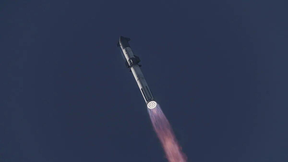 قدرتنمایی قوی‌ترین موشک دنیا در آسمان/ عکس