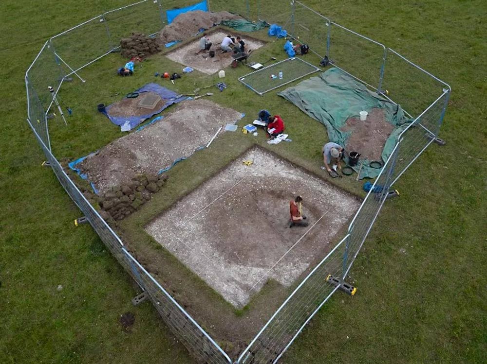  کشف صدها گودال مرموز در نزدیکی استون‌هنج با قدمت هزاران سال 