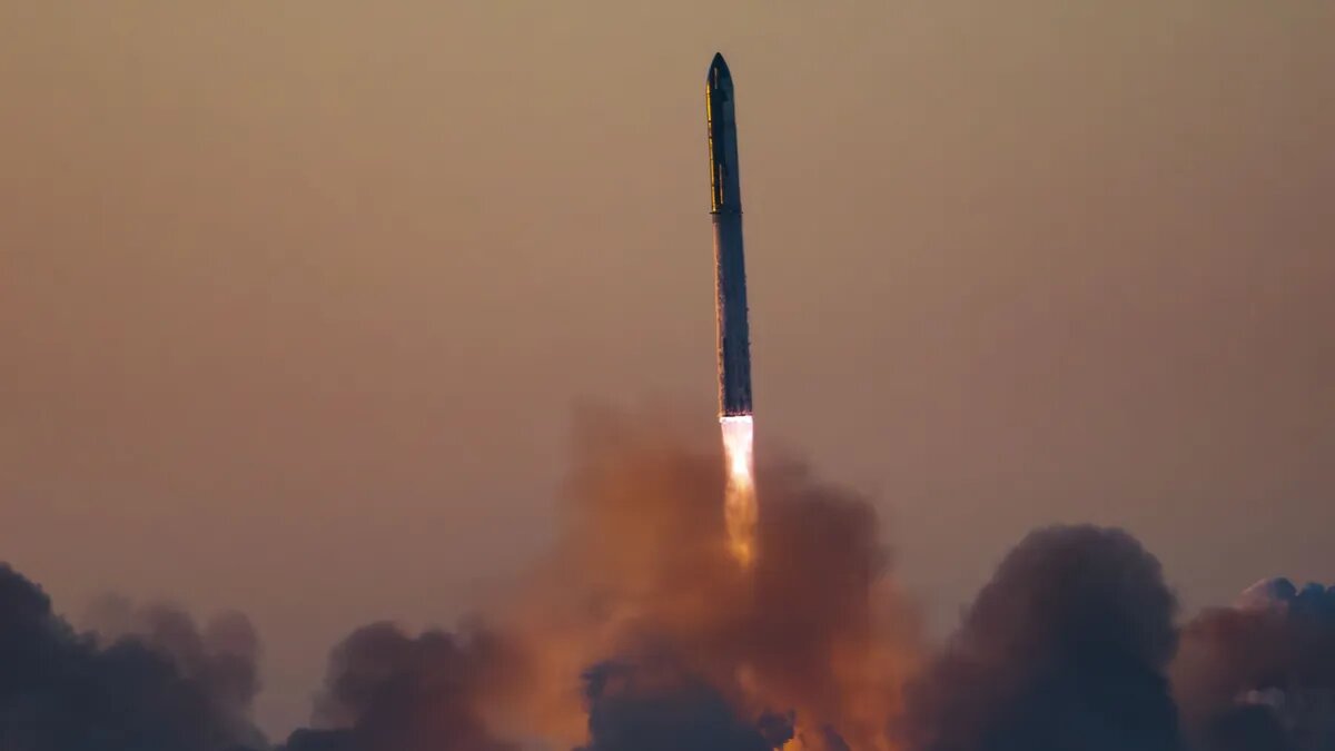 قدرتنمایی قوی‌ترین موشک دنیا در آسمان/ عکس