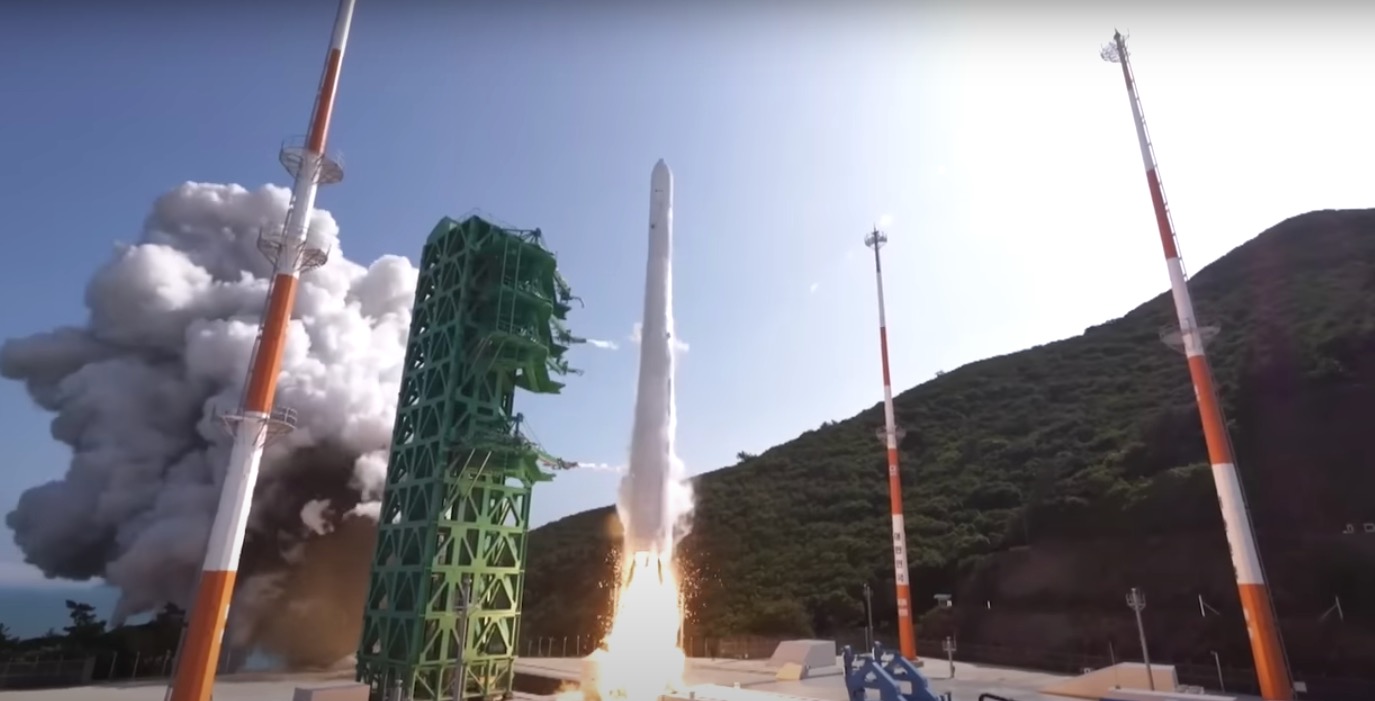  کره جنوبی برای اولین بار یک ماهواره را با راکت ساخت این کشور روانه فضا کرد 