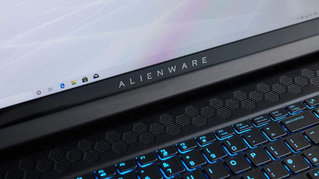 لپ تاپ Alienware m17